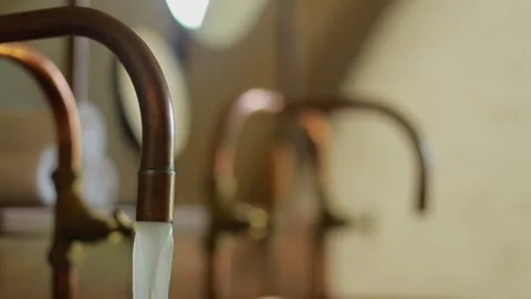 Open tap focus pull Stock Footage 288233129