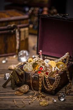 Open treasure chest Foto stock