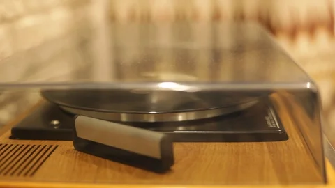 Open turntable and turn off 库存影片 90627722