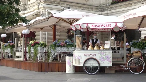 Open veranda of an open-air restaurant on Red Square in Moscow. Stock Footage 157650644
