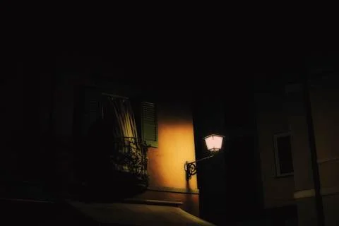 Open windows at night Foto stock