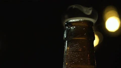 Opening the bottle of cider Stock Footage 142737177