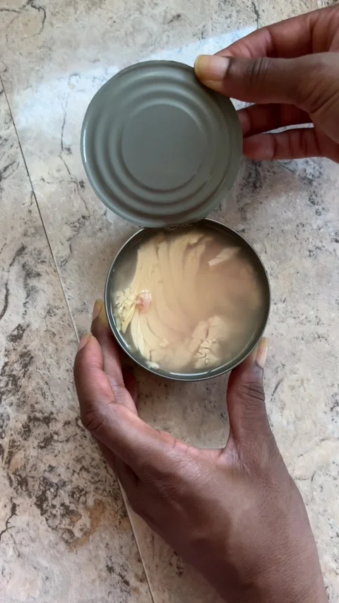 Opening a can of Clover Leaf white tuna Stock-Footage 301795188