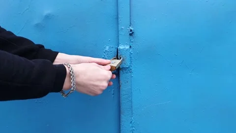 Opening the castle Stock Footage 149501392