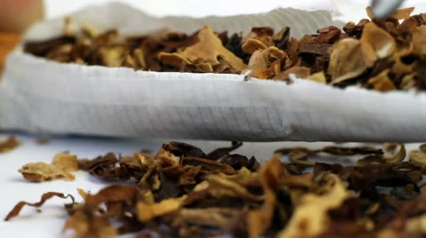 Opening a cigarette 스톡 동영상 48426828