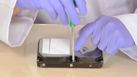 Opening hard drive case Stockbeeldmateriaal 70376653