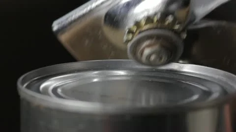 Opening metal can 스톡 동영상 20482348