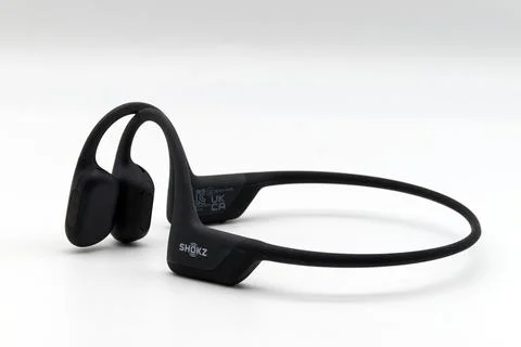 Openrun Pro by Shokz. Bone Conduction Sport Haedphones by Shokz. Stock-Fotos