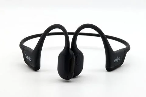 Openrun Pro by Shokz. Bone Conduction Sport Haedphones by Shokz. Foto stock