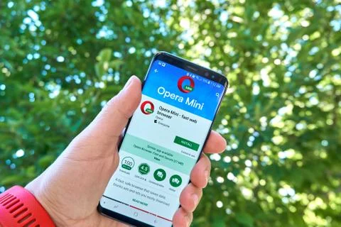 Opera Mini Fast Browser mobile app on Samsung s8. 写真素材