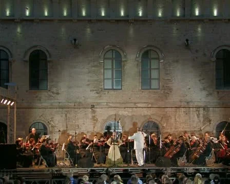 Opera singer with orchestra. #11 Stock-Footage 10731608