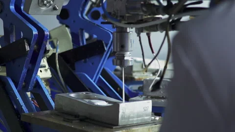 Operating Industrial Machine for Polyurethane Liquid Pouring to Steel 스톡 동영상 147634198