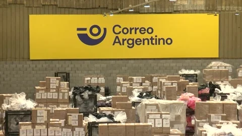 The operation to distribute ballot boxes and electoral material continues in... Vídeo Stock 253724577