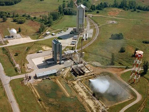 Operation of the High Energy Rocket Engine Research Facility (B-1), left, ... Stock Photos