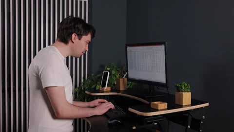 Operational computer, spreadsheet screen, office desk Stock Footage 284472447