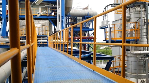 Operator in refinery plant Stock Footage 52335867