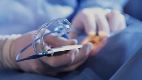 An ophthalmic surgery specialist performs an operation Stockbeeldmateriaal 265012575