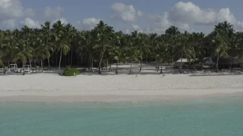Opposite the beach. Flight to the coast. Original (RAW) 10-bit color Stock Footage 140826819