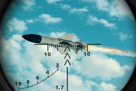 Optical system view of missile during aerial target tracking. Fotos de archivo