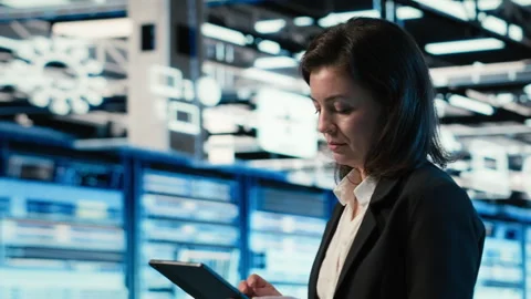 Optimizing servers, virtual graphics and system administrator in data center Video stock 330099412
