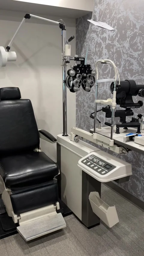 In an optometrist's office Vídeo Stock 312425020