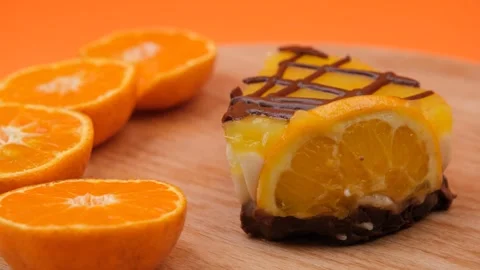 Orange cheesecake rotate Video stock 261820382