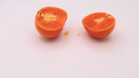Orange cut in half Video stock 336655062