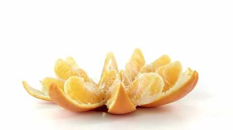 Orange cut in pieces Vidéo 23734630