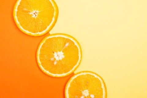 Orange fruit pattern composition. Summer healthy food background. Foto stock