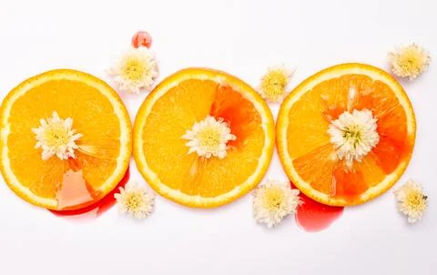 Orange fruit pattern composition. Summer healthy food background. Foto stock