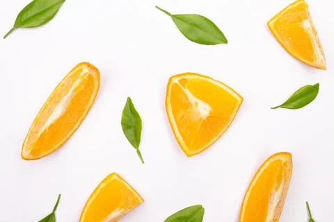 Orange fruit pattern composition. Summer healthy food background. Foto stock