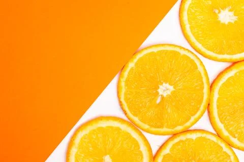 Orange fruit pattern composition. Summer healthy food background. Foto stock