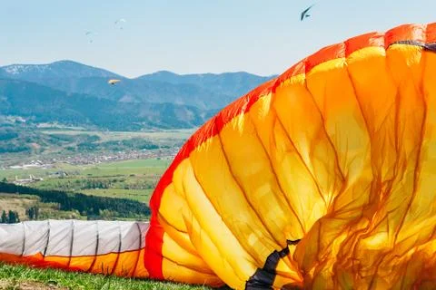 Orange parachute Foto stock