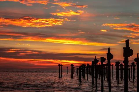 Orange rays on cloud on horizon Stockfoto's