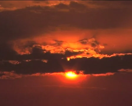 Orange sun cut into halves Video stock 82525