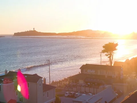 Orange sun spread over peaceful sea during sunset 스톡 동영상 79660995
