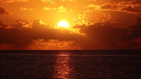 Orange Sunset in the Florida Keys Sun Setting Over Gulf of Mexico Видео 72153792