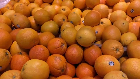 Oranges on display at a store Vídeo Stock 312761184