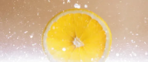 Oranges drop in water Vídeos de archivo 279822340