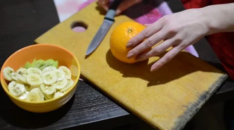 Oranges sliced ​​for fruit salad Stock Footage 61644695