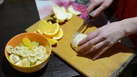Oranges sliced ​​for fruit salad Stock Footage 61644726