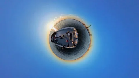 Orb effect of ferry with Statue of Liberty at sunset, New York, USA 動画素材 304522780