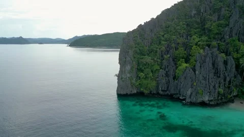 Orbit Aerial of Limestone Cliffs and Islands – El Nido Palawan 스톡 동영상 320946726