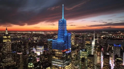 Orbit and Pull Back From One Vanderbilt Over Midtown at sunset Stock Footage 345290902