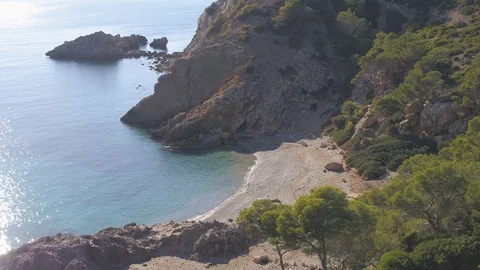 Orbit around empty beach in mallorca Stock Footage 101568191