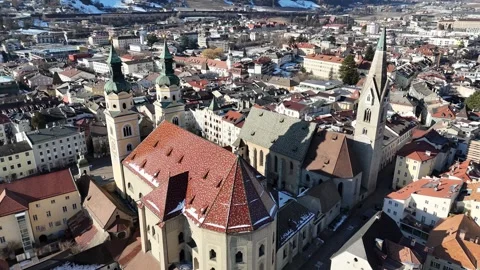 Orbital Drone Flight Around Cathedral with Bressanone Town and Alpine La Vídeo Stock 335686080