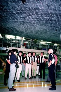 In the Orbiter Processing Facility bay 3, members of the 1998 astronaut ca... 스톡 사진