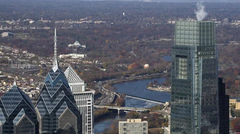 Orbiting aerial view of downtown Philadelphia. Shot in 2011. Vídeos de archivo 59186599