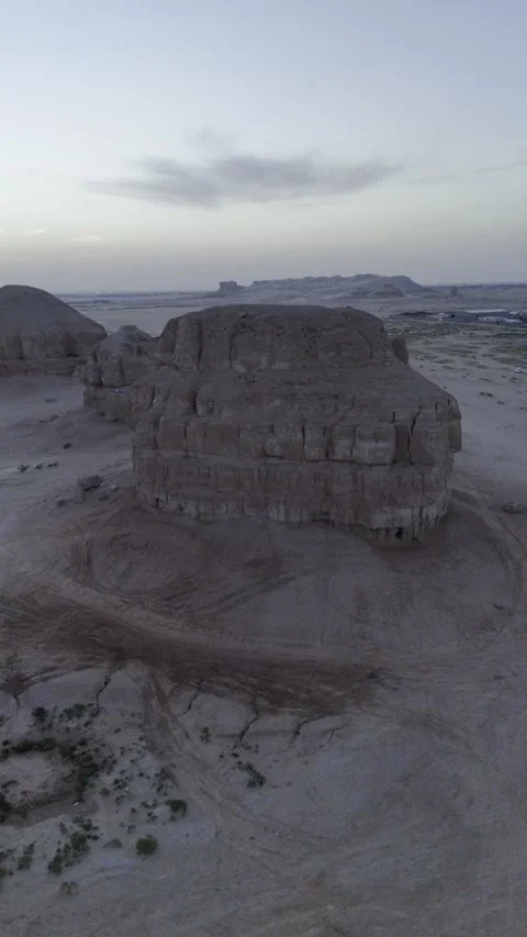 Orbiting Al Arbaa Mountain at Sunset in Al Ahsa Desert, Saudi Arabia Stock Footage 340483956