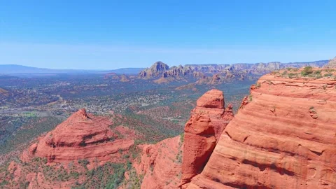 Orbiting around a cliff in Arizona Stock Footage 309127658